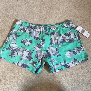NWT! KUT from the Kloth floral shorts. Size 8.